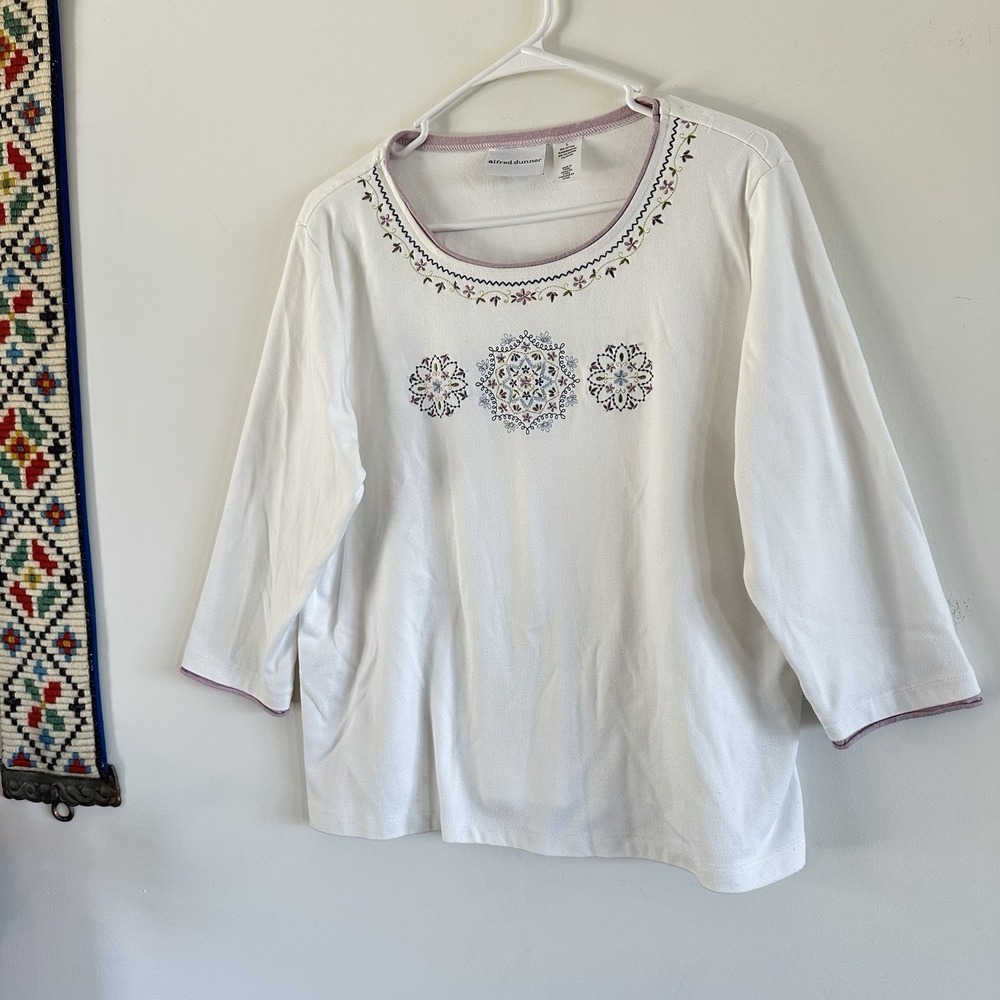 Alfred Dunner Womens Top Lg Slv Large White Embroidered Front Floral Purple Blue